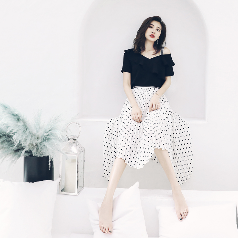 S秀淑女氣質2018夏季新款時尚露肩上衣半身圓點裙套裝兩件套潮