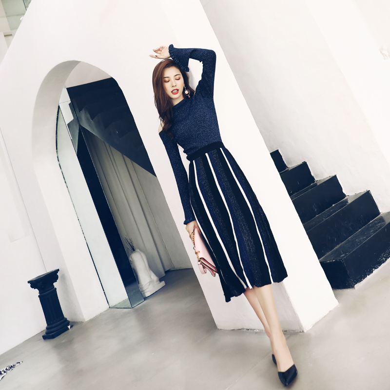 秋裝女2018新款時尚套裝亮絲針織露肩上衣中長款半身裙修身兩件套